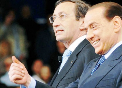 Tra Fini e Berlusconi tregua finta