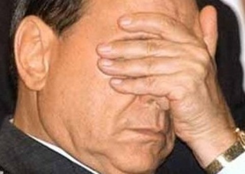 Berlusconi fa solo ammuina. Subito governo istituzionale